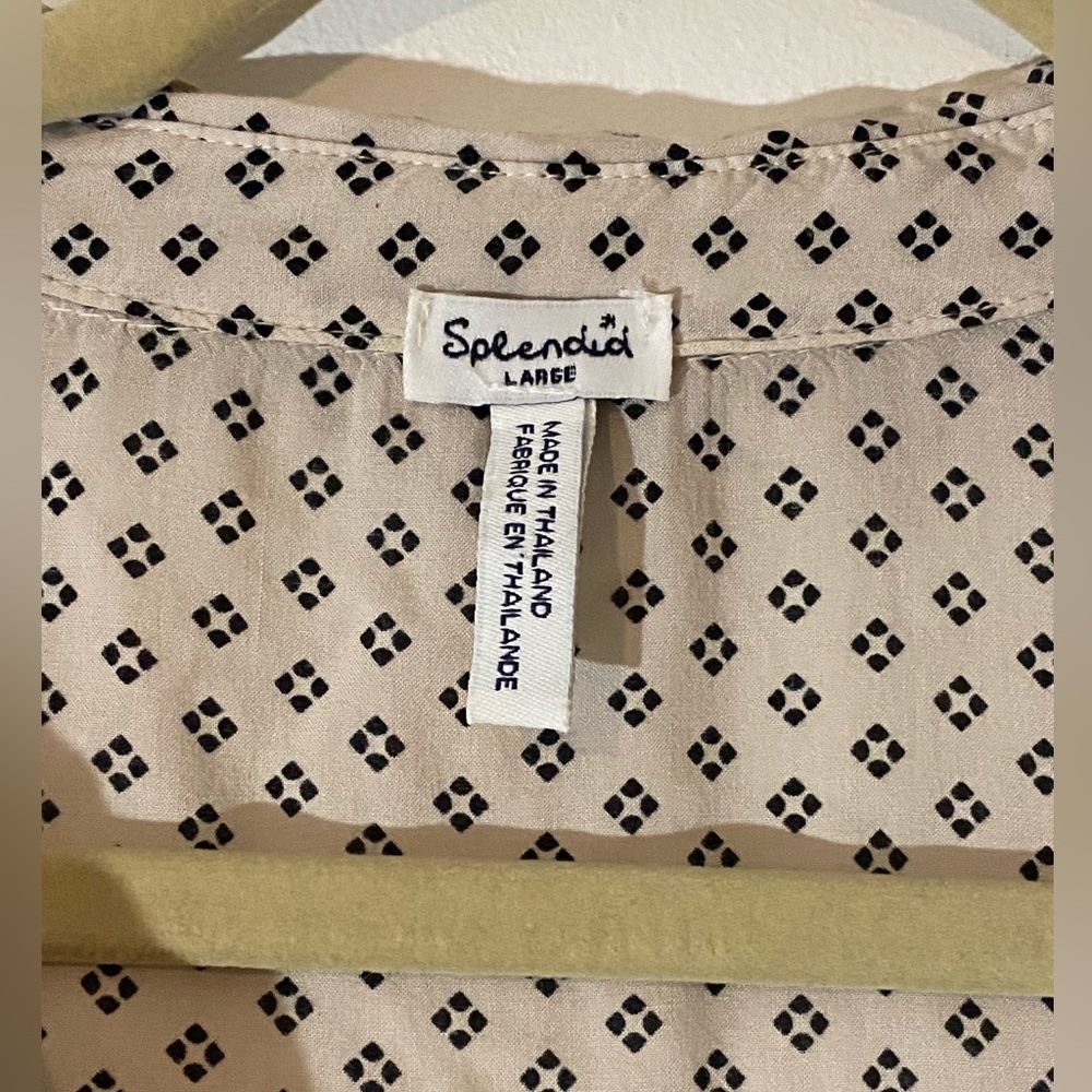 Splendid Nordstrom Roll Tab Diamond Dot Lightweight Shirt Blouse Size L - Picture 4 of 5